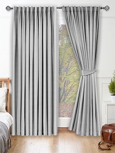 ผ้าม่านสีเงินสวยๆ