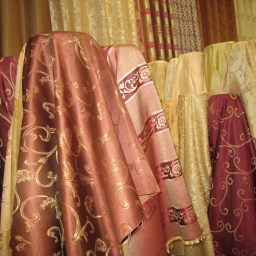 ผ้าม่านทอลายในตัว