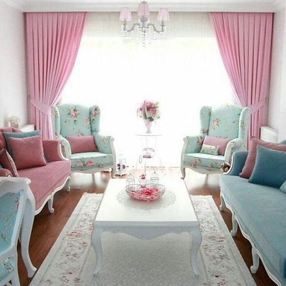 ผ้าม่านสีชมพูนำโชคลาภให้กับคนที่เกิดวันศุกร์