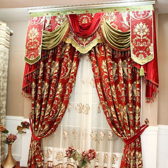 ผ้าม่านสีแดงนำโชคลาภให้คนที่เกิดวันพฤหัส