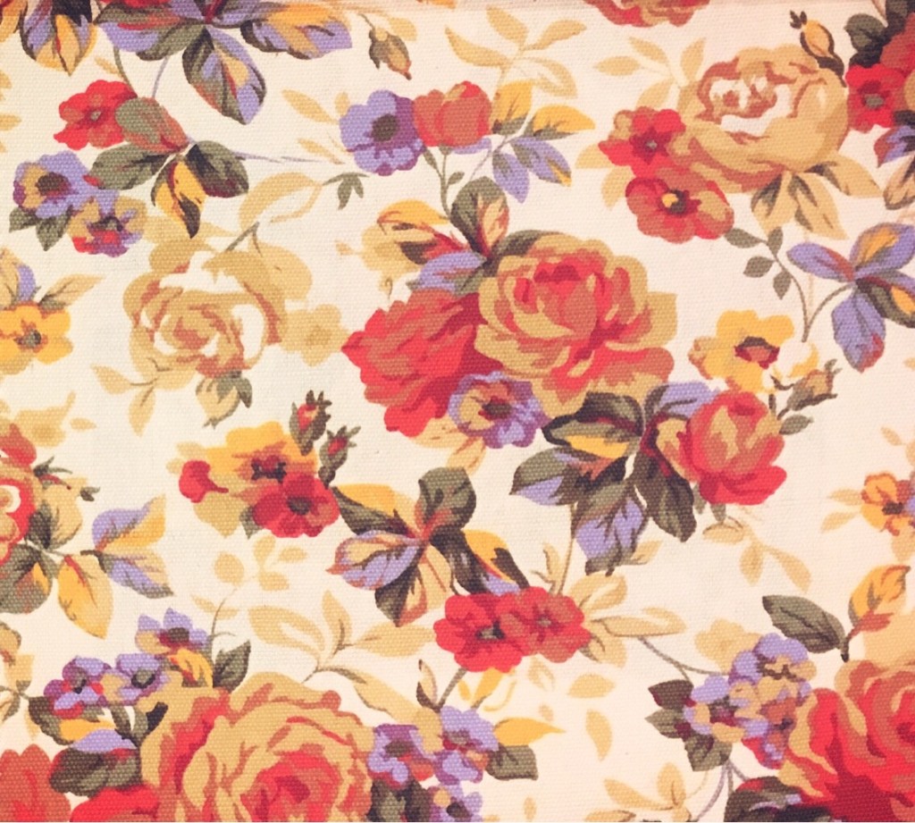 ผ้าลายวินเทจ ใช้สำหรับตัดเย็บตกแต่งบ้าน ตัดทำผ้าม่าน ผ้าหุ้มเบาะ ผ้าปูโต๊ะ ผ้าบุเฟอร์นิเจอร์ต่างๆ เป็นผ้าอเนกประสงค์