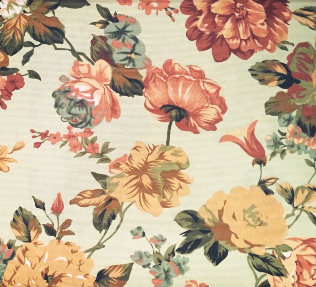 ผ้าลายวินเทจ ใช้สำหรับตัดเย็บตกแต่งบ้าน ตัดทำผ้าม่าน ผ้าหุ้มเบาะ ผ้าปูโต๊ะ ผ้าบุเฟอร์นิเจอร์ต่างๆ เป็นผ้าอเนกประสงค์