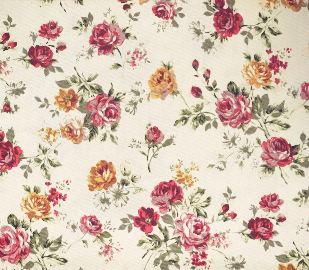 ผ้าลายวินเทจ ใช้สำหรับตัดเย็บตกแต่งบ้าน ตัดทำผ้าม่าน ผ้าหุ้มเบาะ ผ้าปูโต๊ะ ผ้าบุเฟอร์นิเจอร์ต่างๆ เป็นผ้าอเนกประสงค์