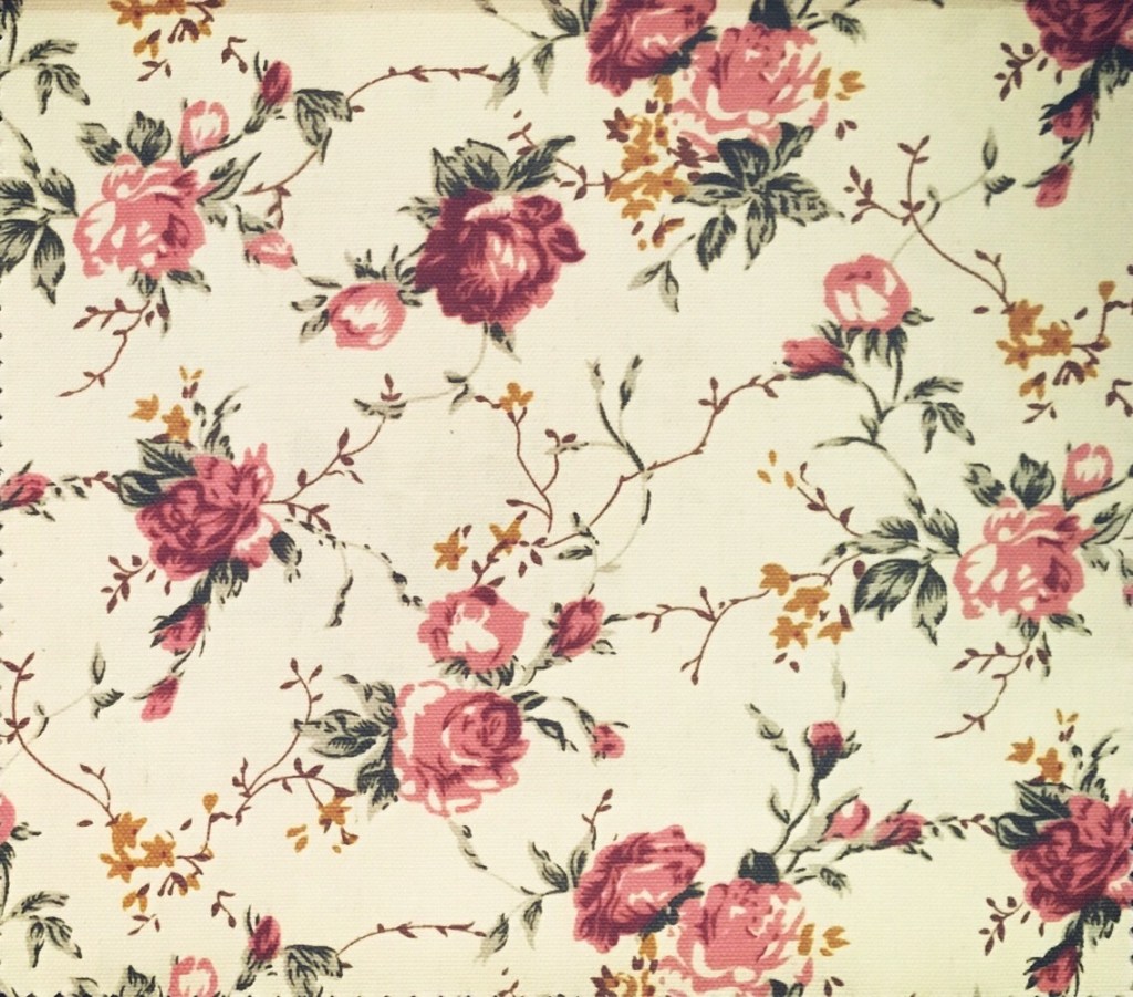 ผ้าลายวินเทจ ใช้สำหรับตัดเย็บตกแต่งบ้าน ตัดทำผ้าม่าน ผ้าหุ้มเบาะ ผ้าปูโต๊ะ ผ้าบุเฟอร์นิเจอร์ต่างๆ เป็นผ้าอเนกประสงค์