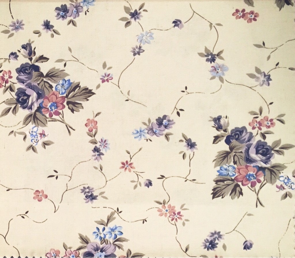 ผ้าลายวินเทจ ใช้สำหรับตัดเย็บตกแต่งบ้าน ตัดทำผ้าม่าน ผ้าหุ้มเบาะ ผ้าปูโต๊ะ ผ้าบุเฟอร์นิเจอร์ต่างๆ เป็นผ้าอเนกประสงค์