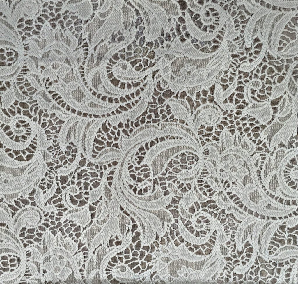 ร้านขายผ้าทำม่านและมีบริการตัดเย็บผ้าม่าน เอทีเอ็ม เดคอร์ พาหุรัด