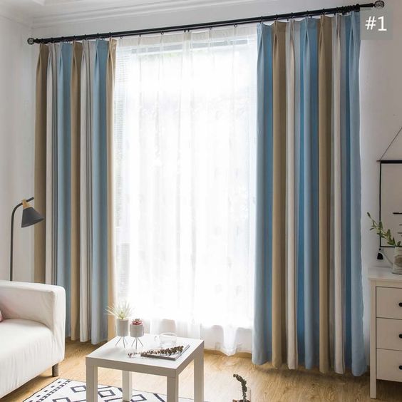 ผ้าม่านโปร่งทำให้ห้องดูซอฟท์ลงทันที เมื่อเทียบกับการติดผ้าม่านชั้นเดียว