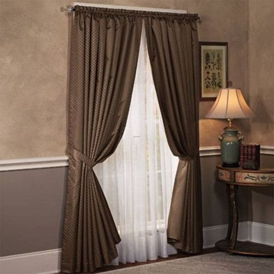 ผ้าม่านโปร่งทำให้ห้องดูซอฟท์ลงทันที เมื่อเทียบกับการติดผ้าม่านชั้นเดียว