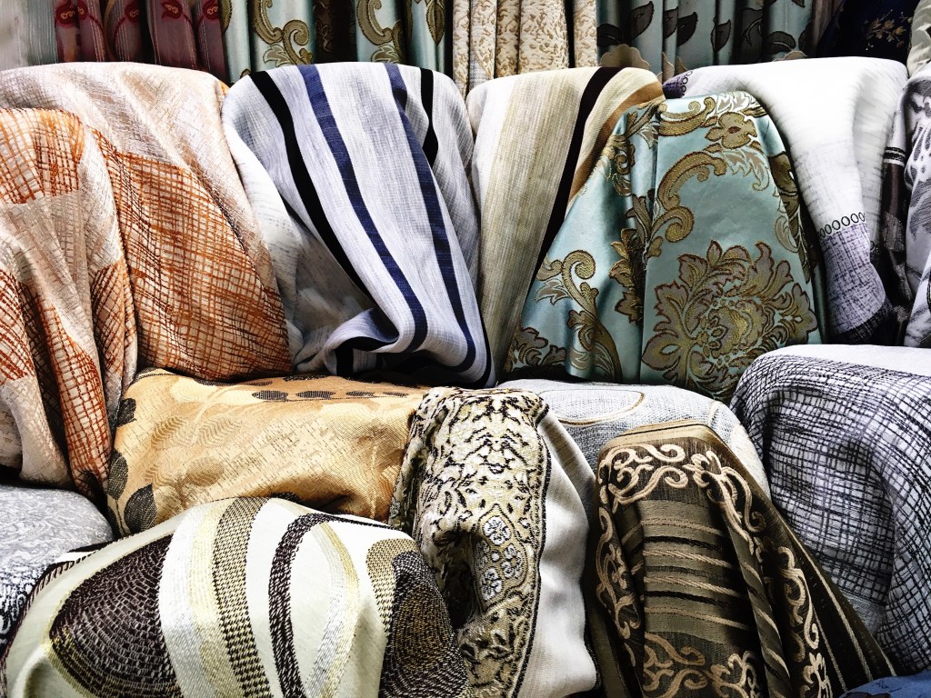 ผ้าตัดเย็บม่าน ผ้าม่านสวย ผ้าทำม่าน พาหุรัด คุณภาพเกรด เอ ราคาถูก ร้านขายผ้าทำม่าน