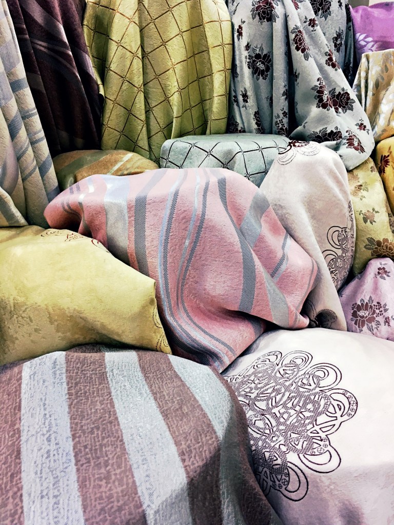 ผ้าตัดเย็บม่าน ผ้าม่านสวย ผ้าทำม่าน พาหุรัด คุณภาพเกรด เอ ราคาถูก ร้านขายผ้าทำม่าน