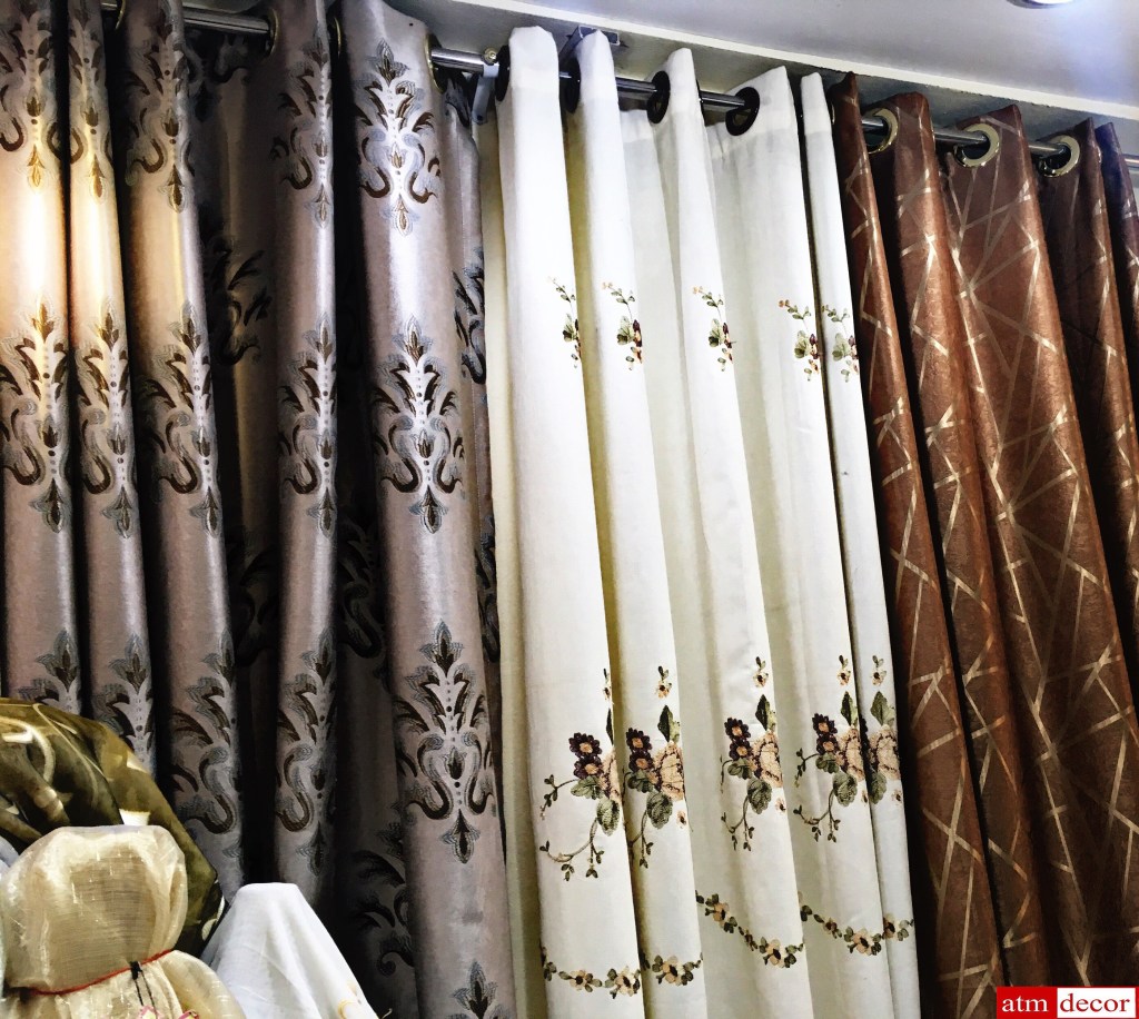 Curtain fabric Shop FABRIC PLUS sells curtain materials and curtain fabrics in Bangkok Pahurat (Phahurat) across the road from China World, on same side as India Emporium, near The Old Siam and Chinatown