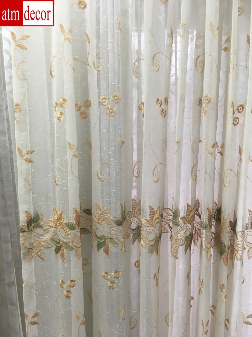 ผ้าม่านโปร่ง ลูกไม้ ลายปัก มีหลากหลายสี หลากหลายลาย ในร้านผ้าม่าน แฟบริค พลัส ตลาดผ้าพาหุรัด