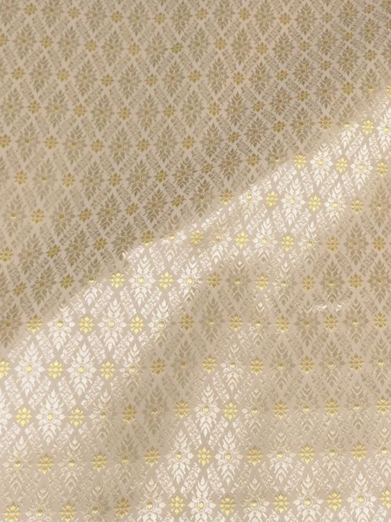 ผ้าไหมครีม