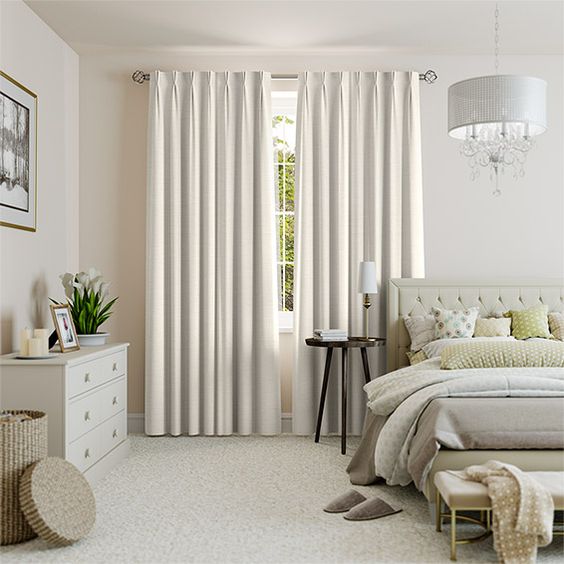 ผ้าม่านสีอ่อน