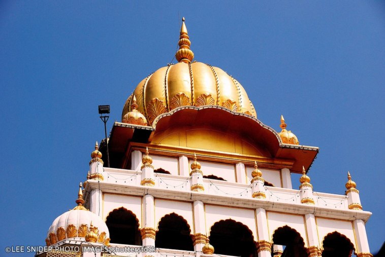 วัดอินเดีย เป็นวัดใหญ่และโดดเด่นในพาหุรัด