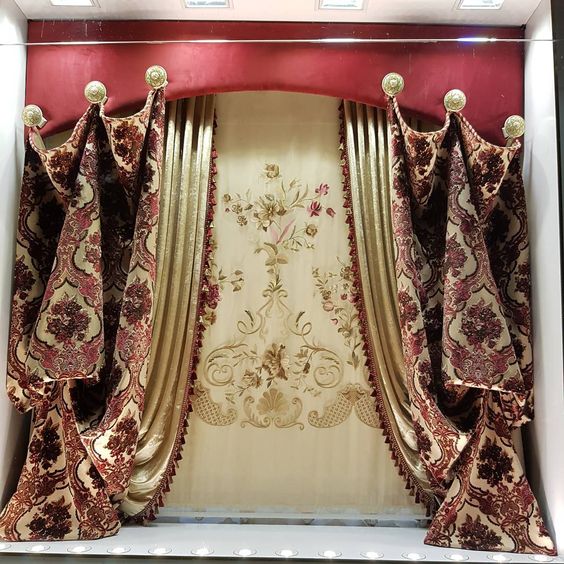 ผ้าม่านสวยๆ ตัดเย็บโดดเด่น ตกแต่งแบบหรูหรา แหวกแนว