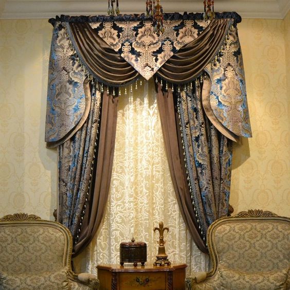 ผ้าม่านสวยๆ ตัดเย็บโดดเด่น ตกแต่งแบบหรูหรา แหวกแนว