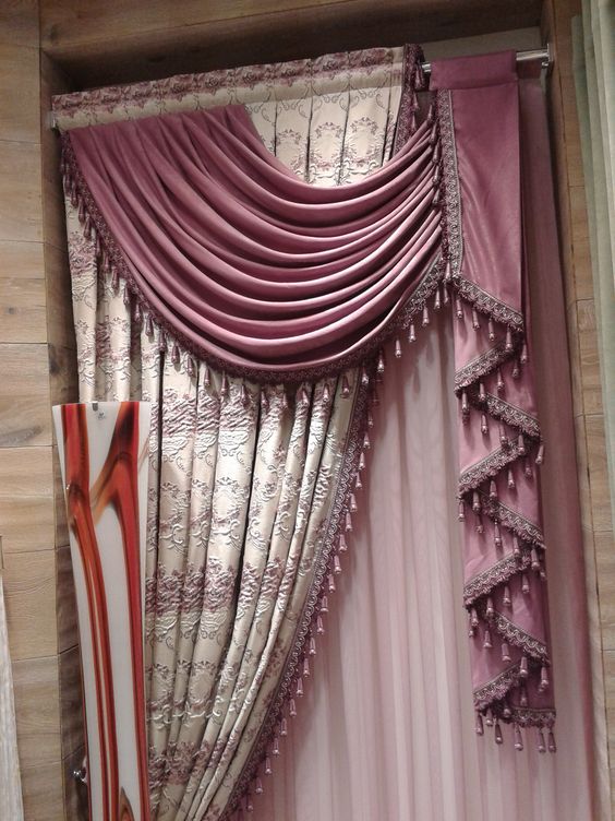 ผ้าม่านสวยๆ ตัดเย็บโดดเด่น ตกแต่งแบบหรูหรา แหวกแนว