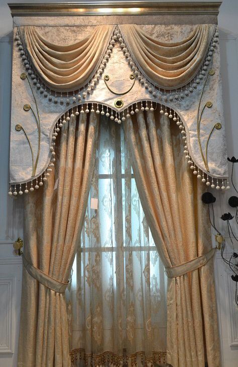 ผ้าม่านสวยๆ ตัดเย็บโดดเด่น ตกแต่งแบบหรูหรา แหวกแนว