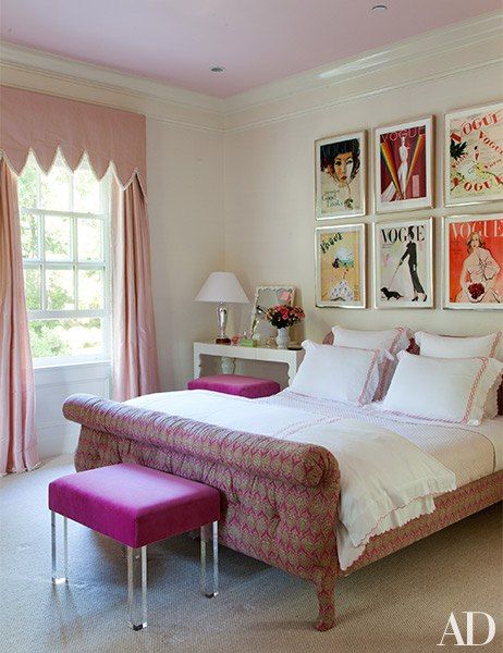 ผ้าม่านสีชมพู สร้างบรรยากาศซอฟท์ๆ น่ารัก หวานแหวว ทำให้ห้องดูนุ่มนวลอ่อนโยน