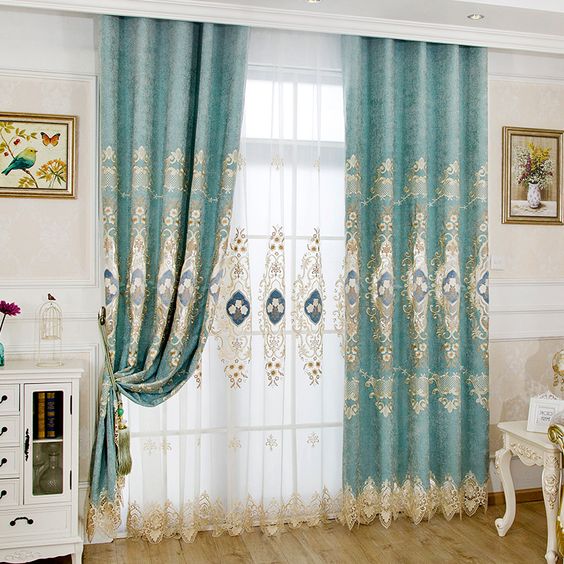 ผ้าม่านสีฟ้าลายปัก