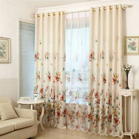 ผ้าม่านสีอ่อน ลายดอกไม้ใหญ่