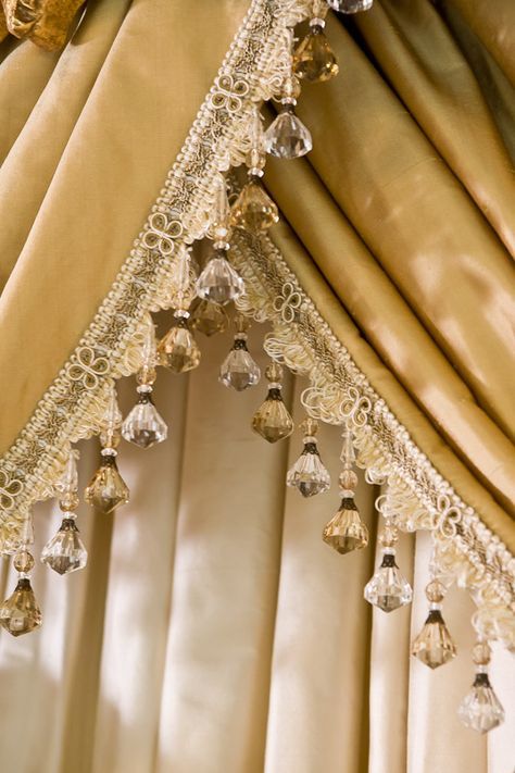 ลูกเล่นประดับผ้าม่าน สีทอง