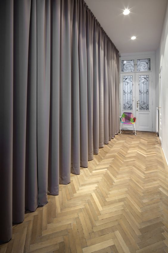 ผ้าม่านสีเทา มีหลากหลายเฉดหลากหลายโทน เข้ากับการตกแต่งภายในแนวโมเดิร์น ดูทันสมัย เรียบหรู