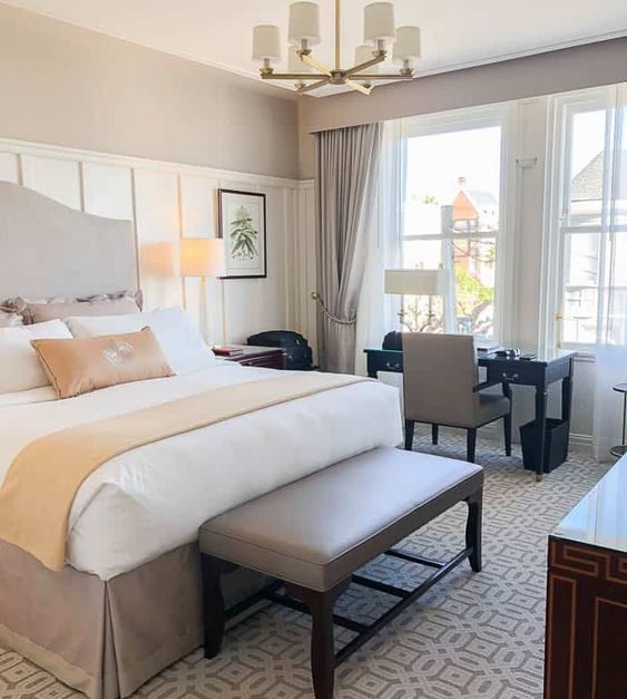 ผ้าม่านสีเทา มีหลากหลายเฉดหลากหลายโทน เข้ากับการตกแต่งภายในแนวโมเดิร์น ดูทันสมัย เรียบหรู