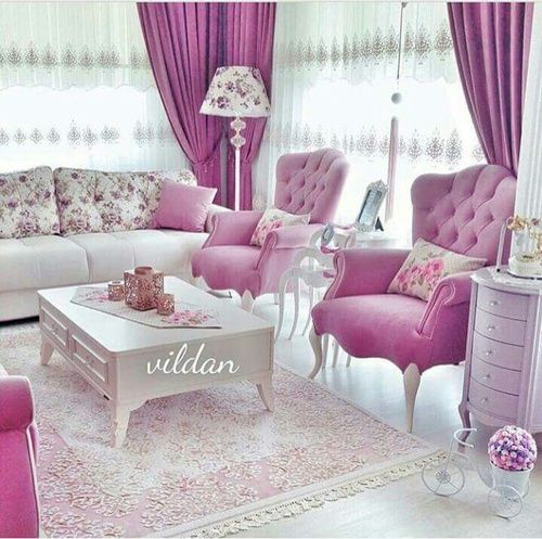 ผ้าม่านสีม่วง เฟอร์นิเจอร์ขาว