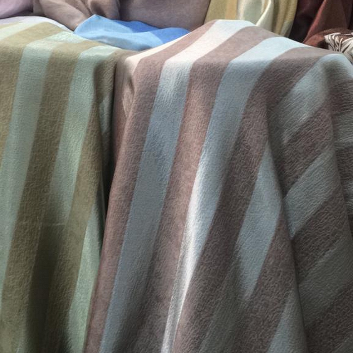 ผ้าม่านกันยูวี ลายริ้ว ร้านผ้าม่าน พาหุรัด บริษัท แฟบริค พลัส