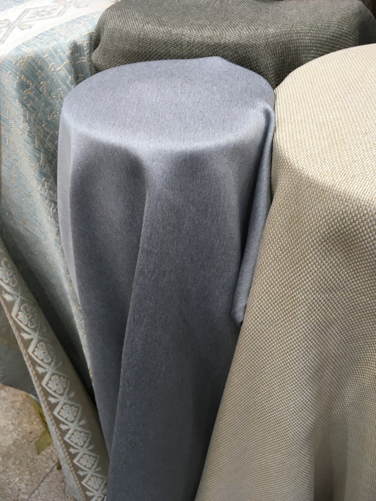 ผ้าม่านกันUV สวยๆ คุณภาพสูง ราคาถูก ร้านผ้าม่าน แฟบริค พลัส อยู่ถนนพาหุรัด