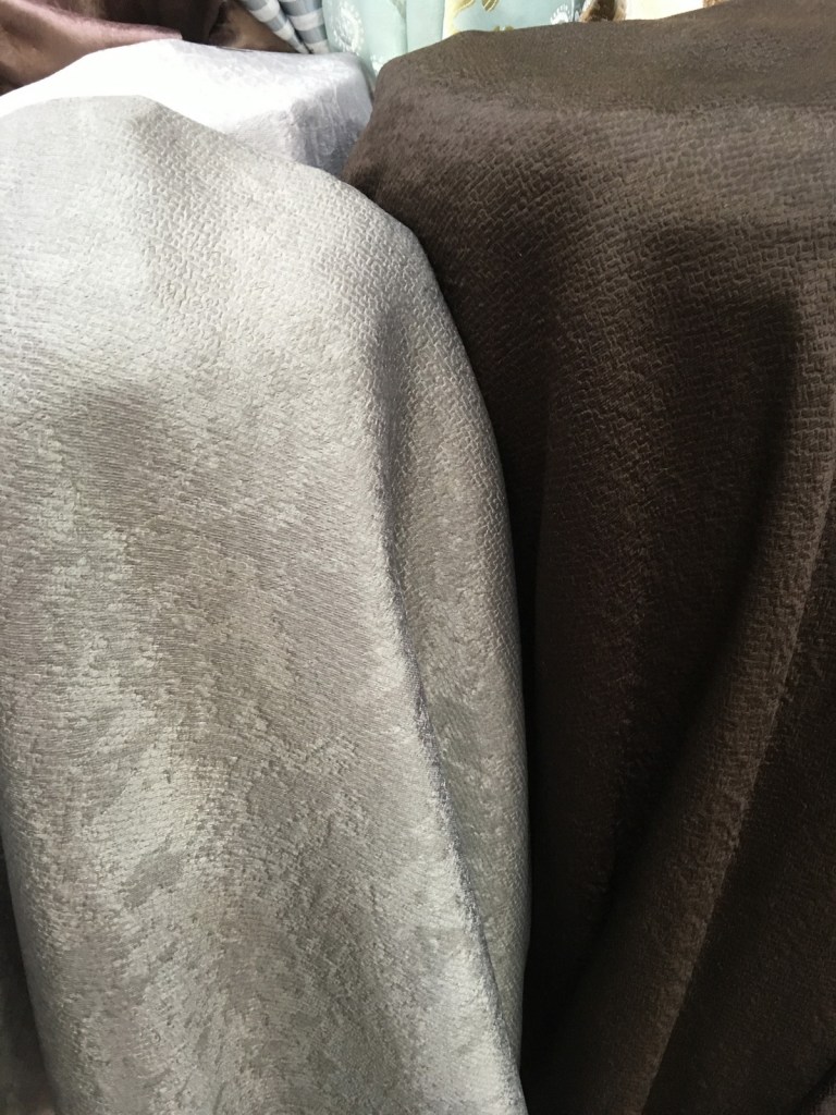 ผ้าม่านกันUV สวยๆ คุณภาพสูง ราคาถูก ร้านผ้าม่าน แฟบริค พลัส อยู่ถนนพาหุรัด