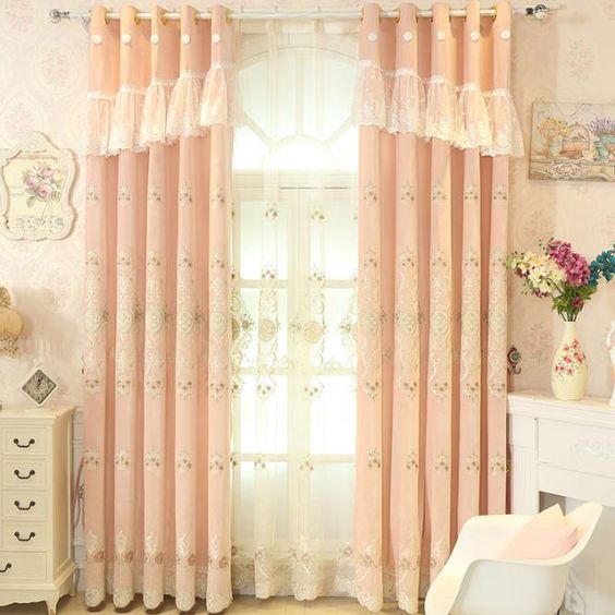 ผ้าม่านสวยๆ ควรมีลอน เพื่อให้ผ้าม่านดูภูมิฐาน มีเสน่ห์ลงตัว