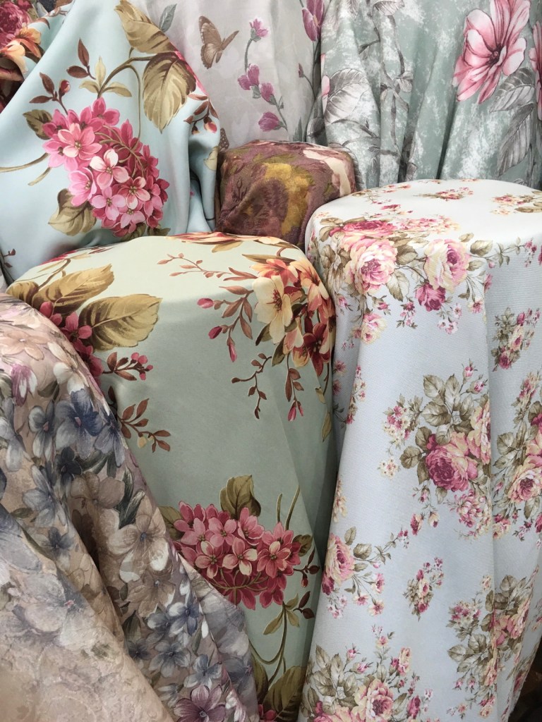 ผ้าม่านลายวินเทจ กันUV หนานุ่ม ร้านผ้าม่านราคาถูก