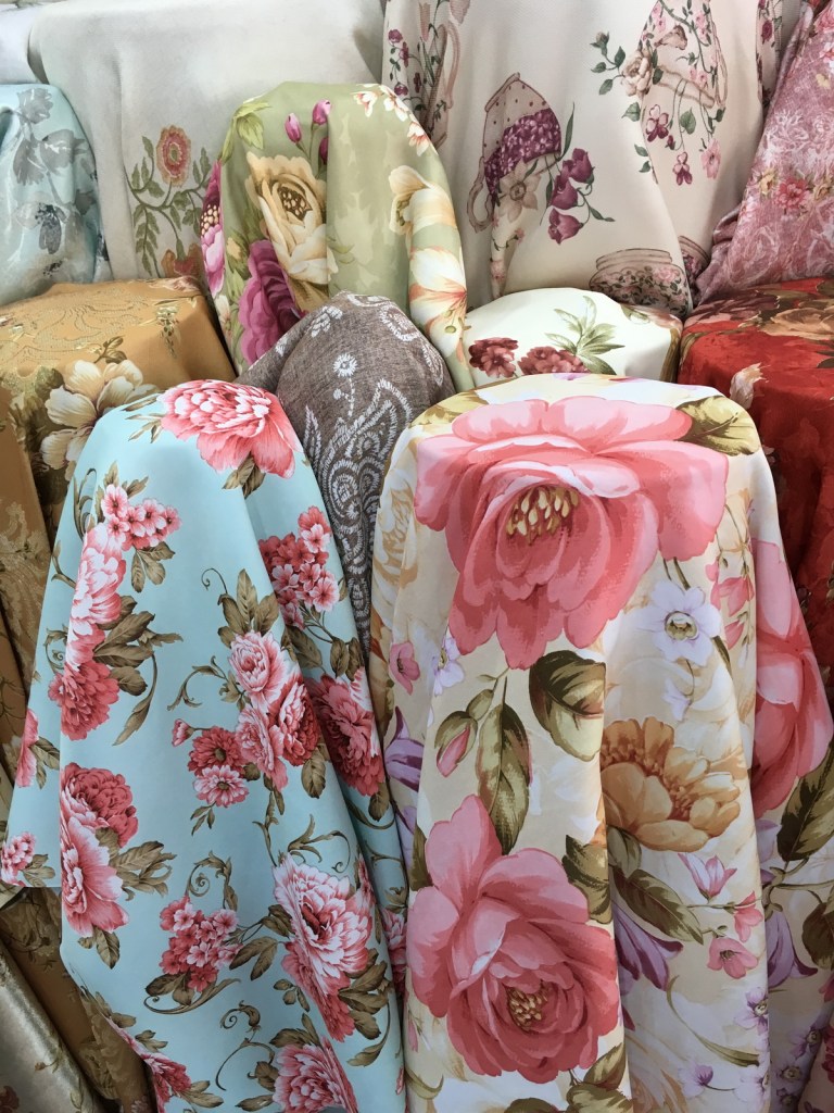 ผ้าม่านลายวินเทจสวยๆ หน้ากว้างพิเศษ ร้านผ้าม่าน atm decor