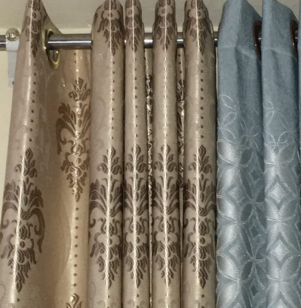 ผ้าม่านตาไก่ สไตล์โมเดิร์น ดูสวยงาม มีระดับ