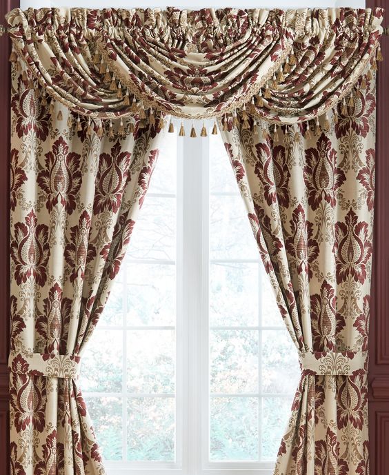 ผ้าม่านลายหลุยส์ สวยงาม Aristocrat เลิศหรู กับการตกแต่งสไตล์ Classic Victoria