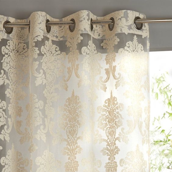 ผ้าม่านลายหลุยส์ สวยงาม Aristocrat เลิศหรู กับการตกแต่งสไตล์ Classic Victoria