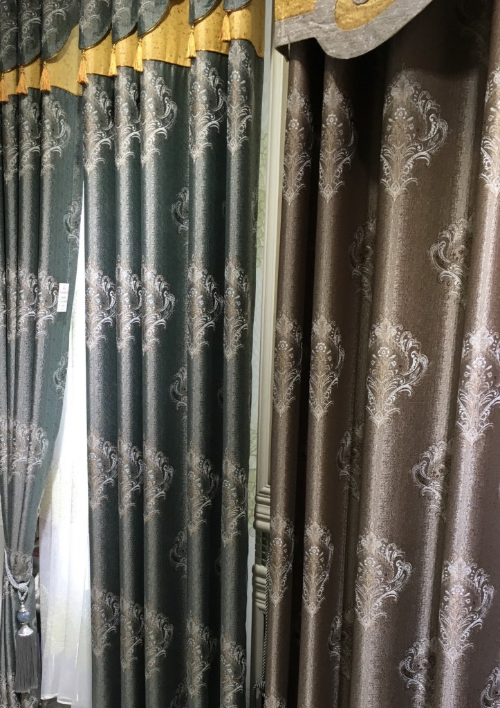 ผ้าม่านลายหลุยส์ สวยงาม Aristocrat เลิศหรู กับการตกแต่งสไตล์ Classic Victoria