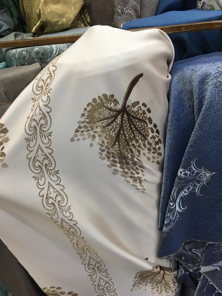 ผ้าม่านสวยๆ กันยูวี ร้านผ้าม่าน แฟบริค พลัส ขายผ้าม่านราคาถูก