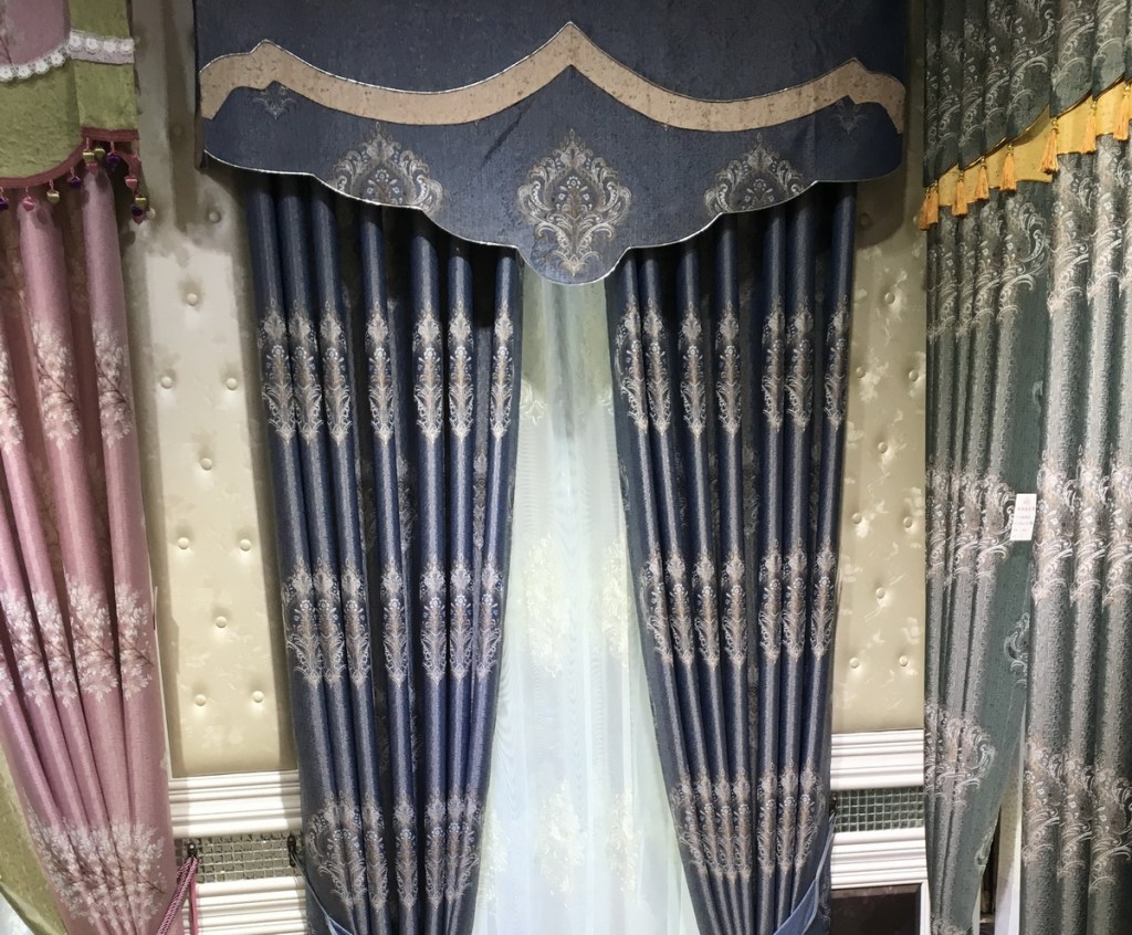 ผ้าม่านลายหลุยส์ สวยงาม Aristocrat เลิศหรู กับการตกแต่งสไตล์ Classic Victoria