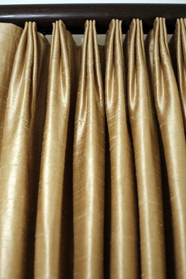 ผ้าม่านสีพื้น เหมาะกับการตกแต่งทุกสไตล์ ดูเรียบหรู ทันสมัย