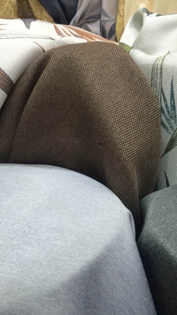 ผ้าม่านเนื้อกระสอบ หนาพิเศษ น้ำหนักมาก ร้านผ้าม่านพาหุรัด น้ำตาล