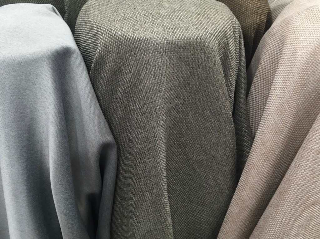 ผ้าเย็บม่าน เนื้อกระสอบ กันuv หนาพิเศษ กว้างพิเศษ ร้านผ้าม่านพาหุรัด