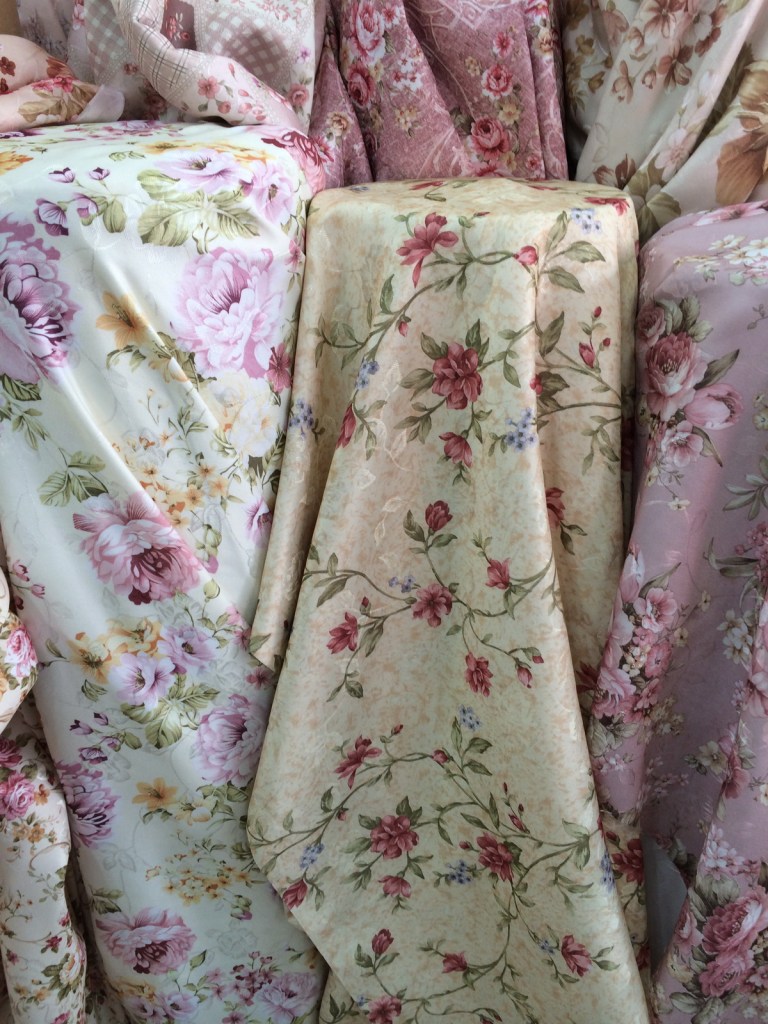 ผ้าม่านลายดอกไม้สวยๆ ร้านผ้าม่าน พาหุรัด