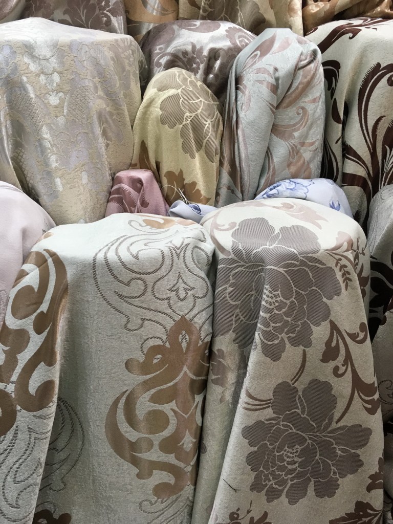 ผ้าม่าน dim out สวยสองหน้า ร้านผ้าม่าน แฟบริค พลัส ขายผ้าม่านสวย ราคาถูก