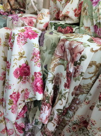 ร้านผ้าม่าน ATM Decor แหล่งผ้าทำผ้าม่านประเทศไทย มีผ้าให้เลือกมากมาย อยู่ใจกลางตลาดผ้าพาหุรัด