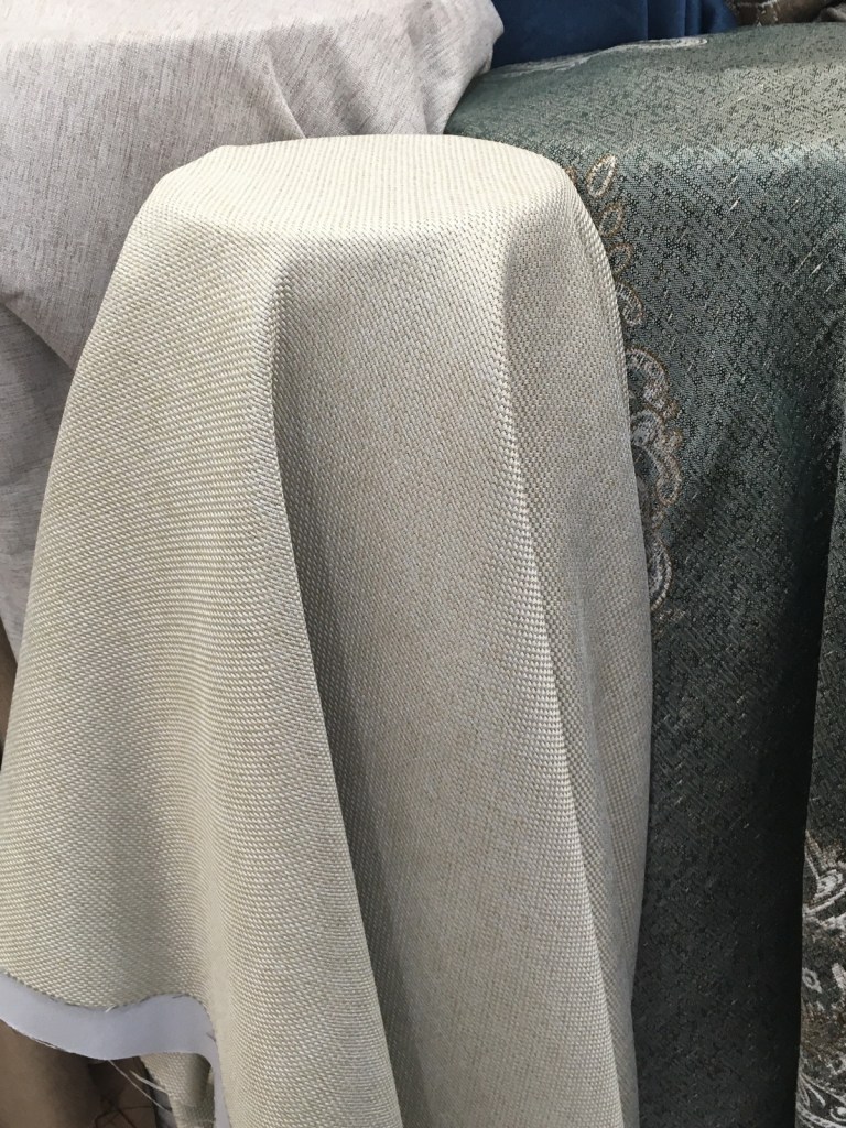 ซื้อผ้าม่านยกม้วน ที่ บริษัท แฟบริค พลัส คลังผ้าม่านที่มีจำนวนผ้าให้เลือกมากที่สุดแห่งหนึ่งในประเทศ