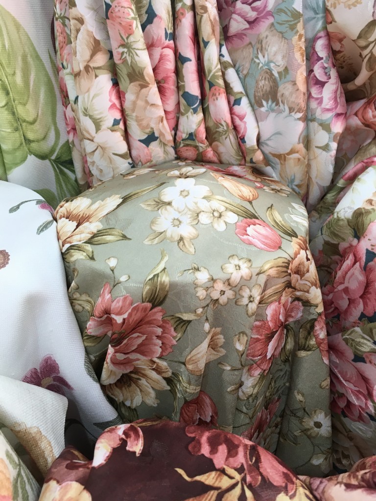 ซื้อผ้าม่านยกม้วน ที่ บริษัท แฟบริค พลัส คลังผ้าม่านที่มีจำนวนผ้าให้เลือกมากที่สุดแห่งหนึ่งในประเทศ